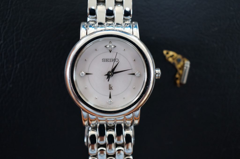 極美品【稼働品】SEIKOセイコールキア　ホワイト　ダイヤインデックス　ソーラーErupur腕時計